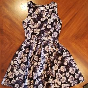 Women's A-line dress